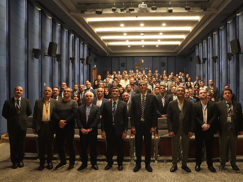 گردهمایی بزرگ شرکت گلنور در جزیره کیش برگزار شد